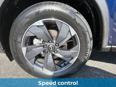 Used 2025 Nissan Rogue SV FWD image 31