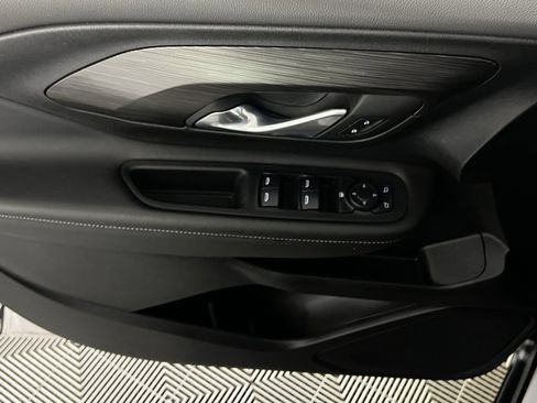 Used 2024 GMC Terrain SLE image 25