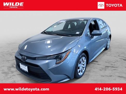 Certified 2025 Toyota Corolla LE FWD image 1