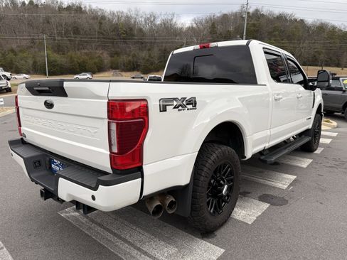 Used 2022 Ford F250 Lariat w/ Black Appearance Package image 5