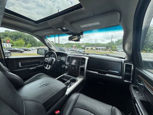 Used 2017 RAM 1500 Laramie w/ Convenience Group AWD/4WD image 13