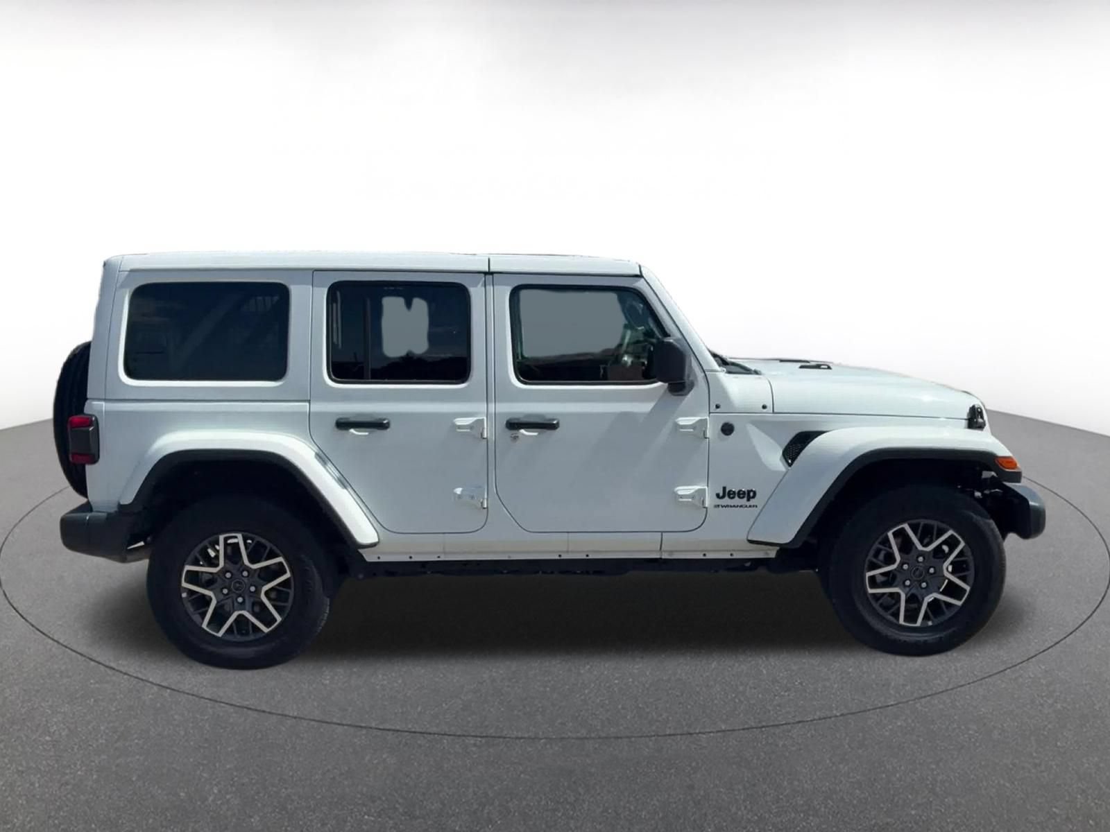 Used 2025 Jeep Wrangler Unlimited Sahara AWD/4WD image 15