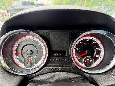 Used 2019 Dodge Grand Caravan SE w/ UConnect Hands-Free Group FWD image 15