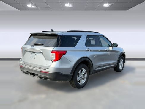 Used 2024 Ford Explorer XLT w/ Class IV Trailer Tow Package image 7