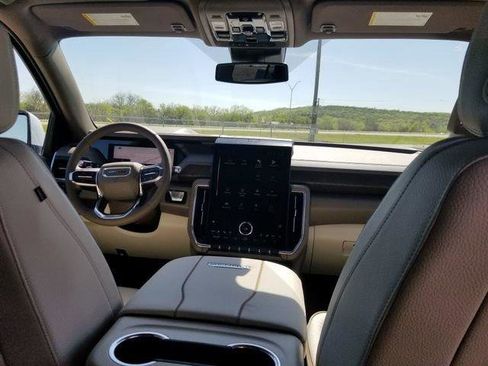 New 2026 GMC Yukon Denali w/ Sun & Power Step Package image 14