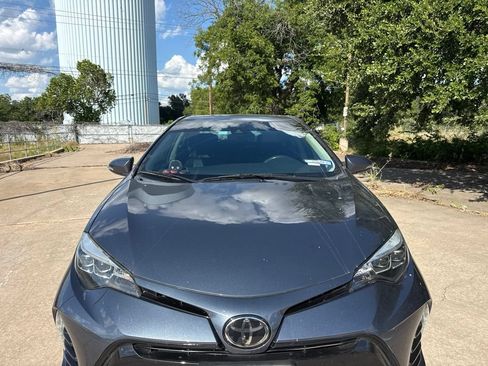 Used 2017 Toyota Corolla XSE w/ Carpet Mat Package (TMS) FWD image 2