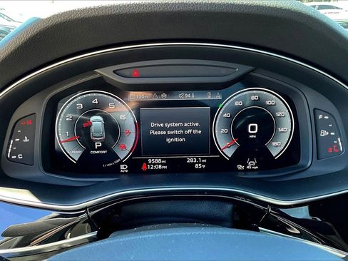 Certified 2025 Audi Q8 Prestige w/ Prestige Package image 25