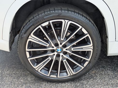 Used 2023 BMW X1 xDrive28i w/ Premium Package AWD/4WD image 9