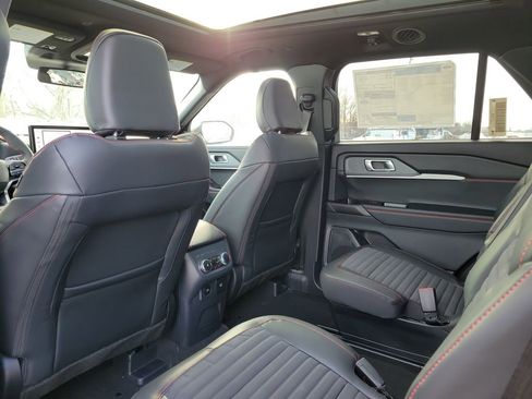 New 2026 Ford Explorer ST-Line w/ ST-Line Street Pack image 15