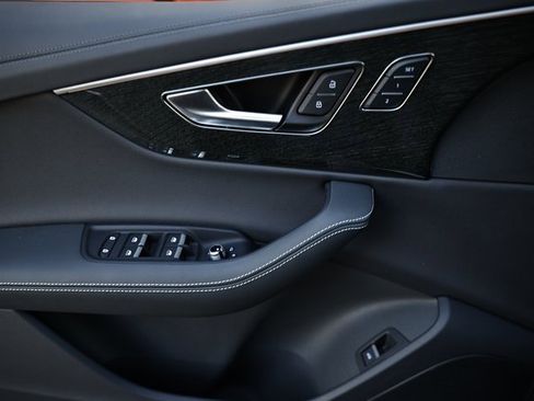 Used 2025 Audi Q7 3.0T Prestige image 14