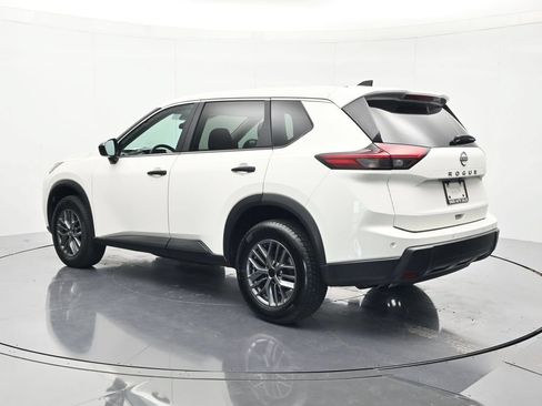 Used 2024 Nissan Rogue S FWD image 7
