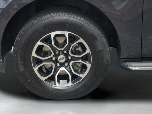 Used 2022 Ford Expedition XLT AWD/4WD image 25