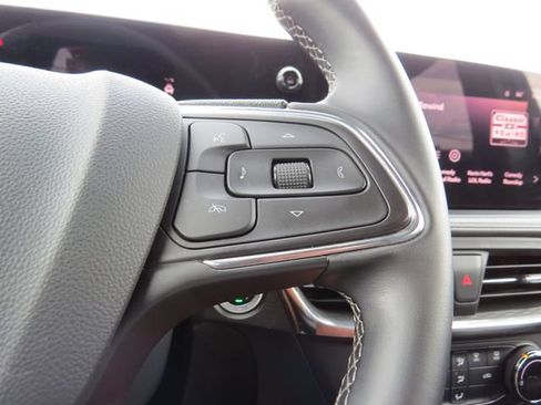 Used 2025 Buick Encore GX Preferred FWD image 17
