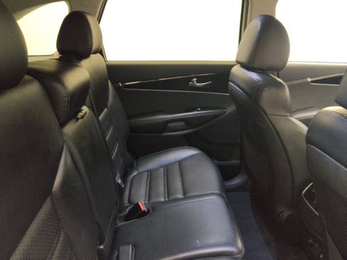 Used 2019 Kia Sorento EX AWD/4WD image 19