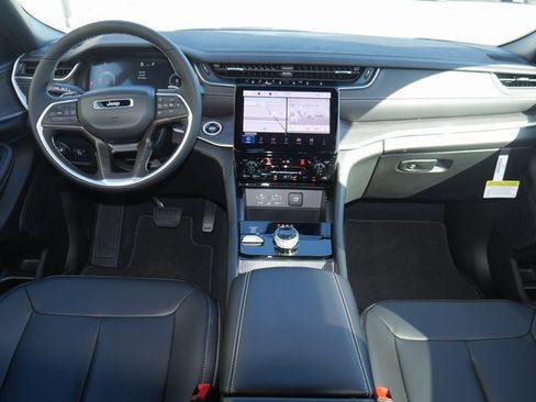 New 2025 Jeep Grand Cherokee L Limited w/ Black Appearance Package image 5