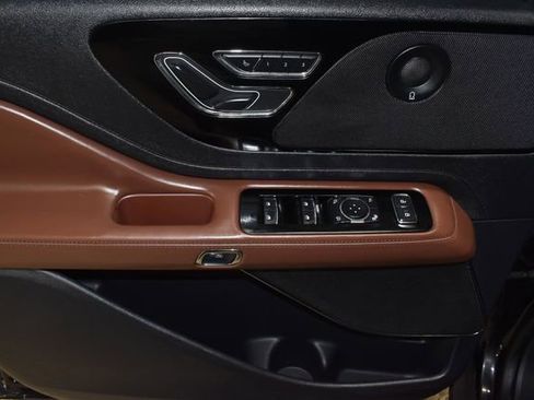 Used 2025 Lincoln Aviator Reserve image 26