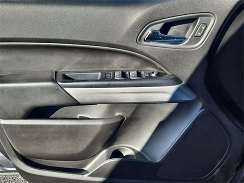 Used 2021 Chevrolet Colorado ZR2 w/ ZR2 Dusk Special Edition image 19