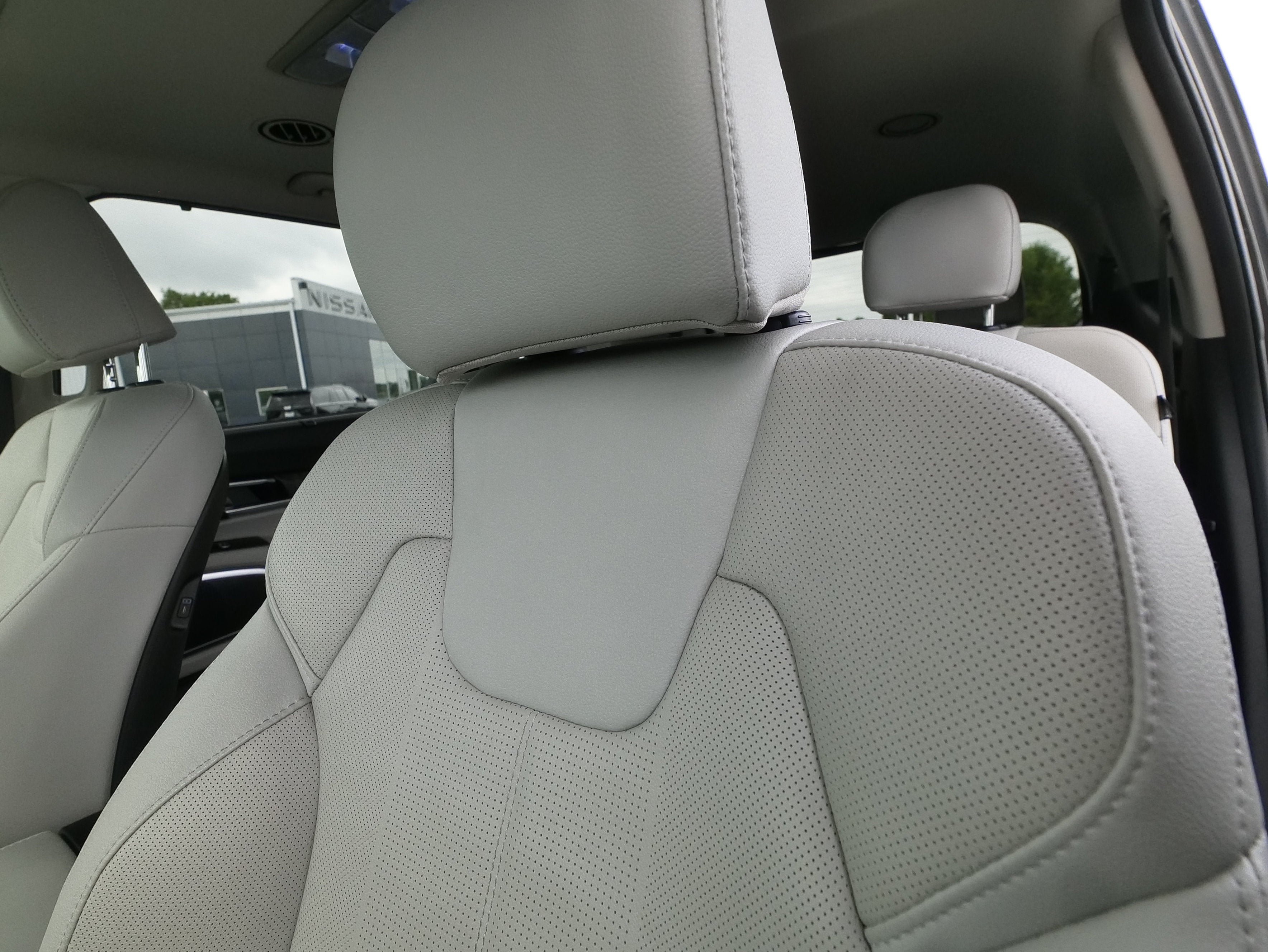 Used 2024 Kia Telluride EX w/ EX Captain's Chair Package AWD/4WD image 25