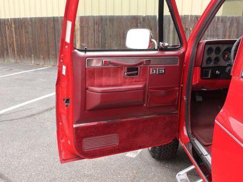 Used 1991 Chevrolet Blazer 4WD image 38