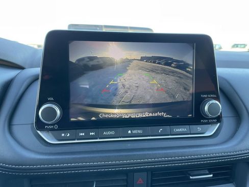 Used 2023 Nissan Rogue SV image 20