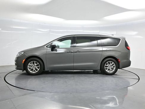 Used 2025 Chrysler Pacifica Select FWD image 49