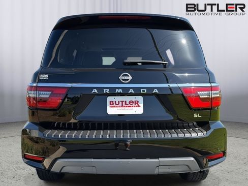 Used 2023 Nissan Armada SL w/ Captain's Chairs Package AWD/4WD image 5