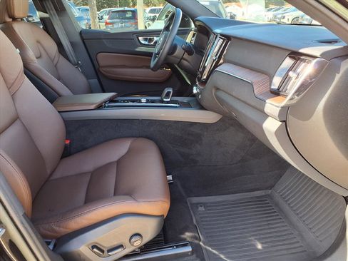 Certified 2023 Volvo XC60 B5 Plus w/ Protection Package Premier image 11