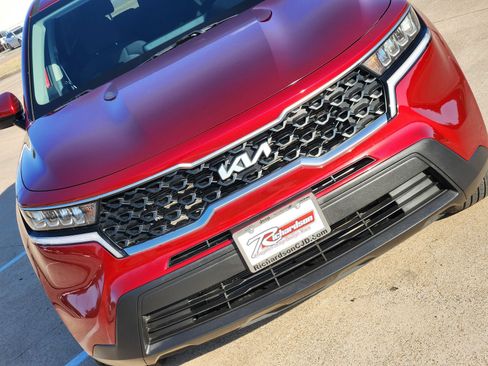Used 2023 Kia Sorento LX AWD/4WD image 14