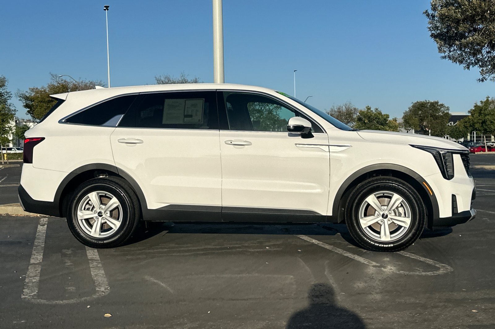 Certified 2026 Kia Sorento LX FWD image 3
