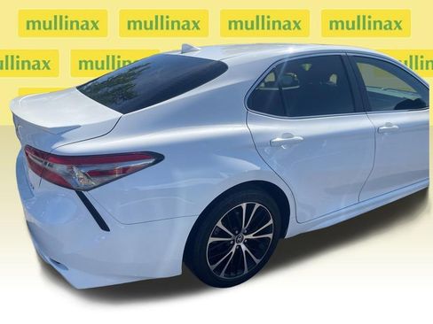 Used 2019 Toyota Camry SE FWD image 11