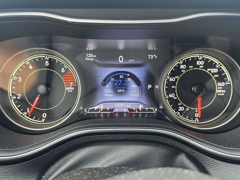Used 2023 Jeep Cherokee Altitude Lux AWD/4WD image 16