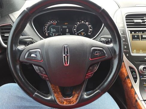 Used 2017 Lincoln MKX Select w/ Select Plus Package image 37