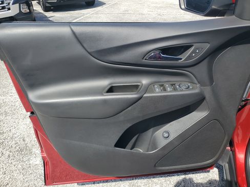 Used 2024 Chevrolet Equinox LT FWD image 10