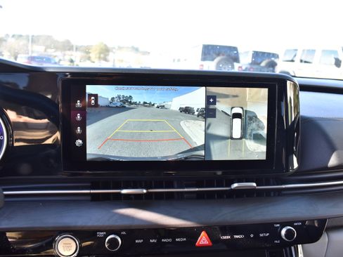 Used 2022 Kia Carnival SX image 19