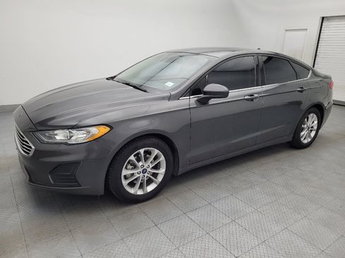 Used 2020 Ford Fusion SE FWD image 2