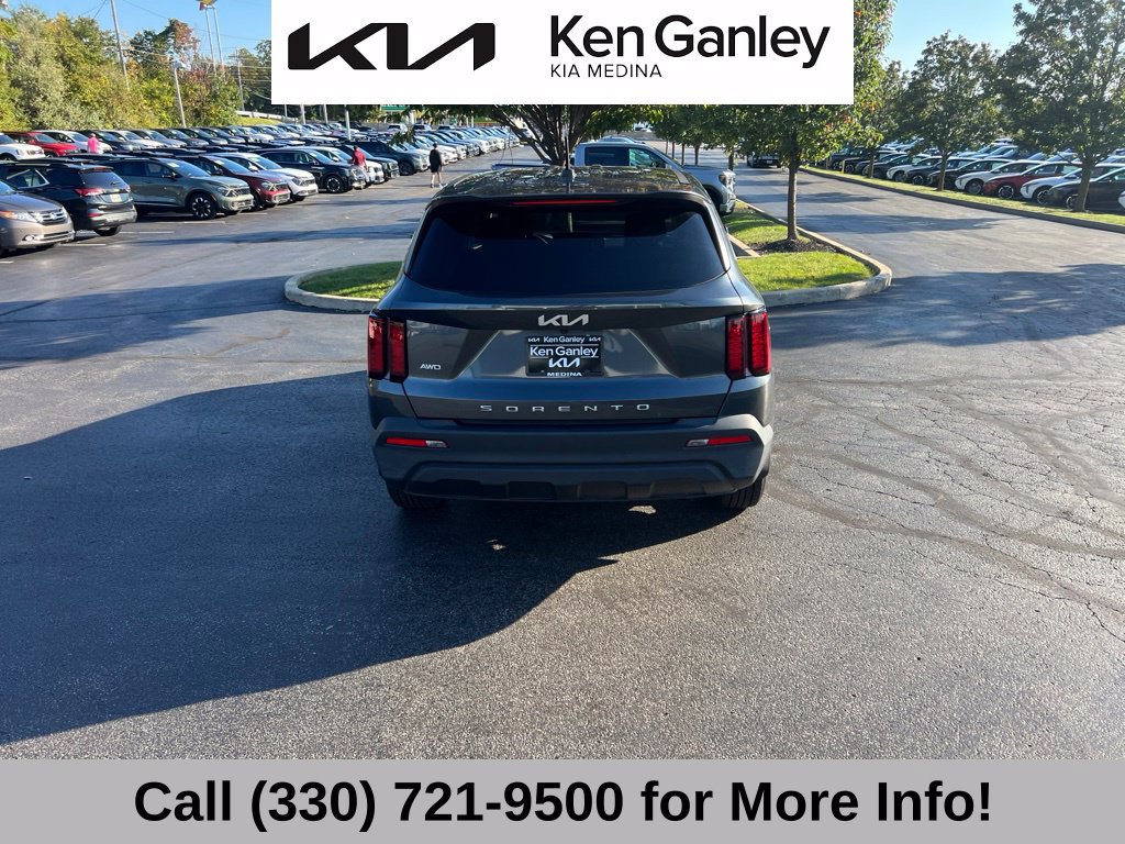 Certified 2022 Kia Sorento LX AWD/4WD image 13