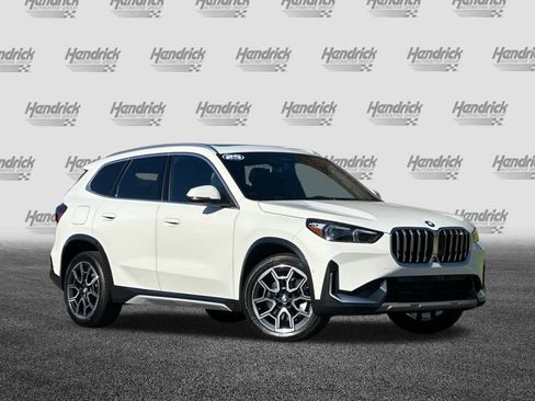 Used 2025 BMW X1 xDrive28i w/ Technology Package image 2