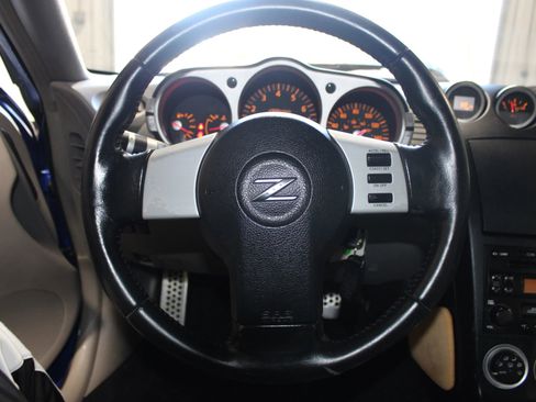 Used 2004 Nissan 350Z Touring w/ Aerodynamics Pkg image 11