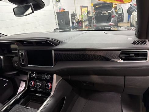 Used 2024 GMC Yukon Denali image 35