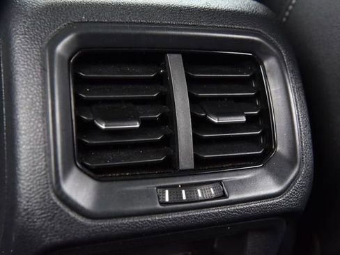 Certified 2025 Volkswagen Taos SE image 22