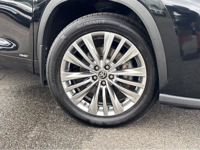 Used 2025 Toyota Highlander Platinum AWD/4WD image 4
