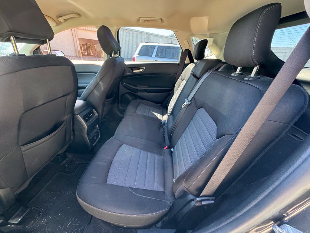 Used 2020 Ford Edge SE FWD image 12