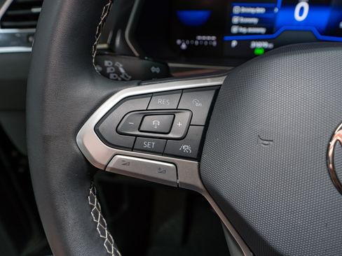 Used 2024 Volkswagen Tiguan S image 22