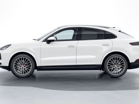 Certified 2023 Porsche Cayenne Platinum Edition image 2