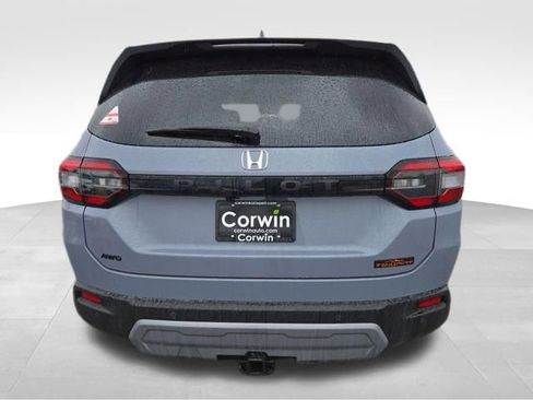 New 2025 Honda Pilot TrailSport image 13