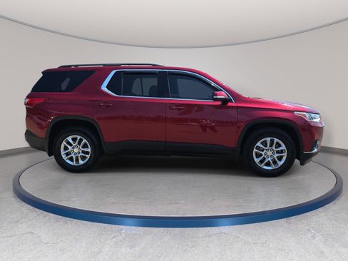 Used 2020 Chevrolet Traverse LT w/ LPO, Floor Liner Package AWD/4WD image 5