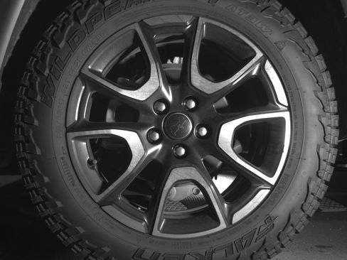 Used 2025 Jeep Compass Trailhawk w/ Trailer Tow Group AWD/4WD image 14