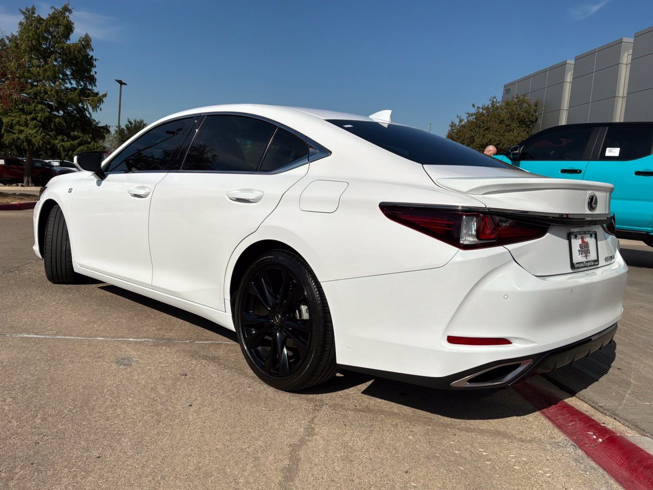 Used 2022 Lexus ES 350 F Sport w/ Accessory Package 2 FWD image 8