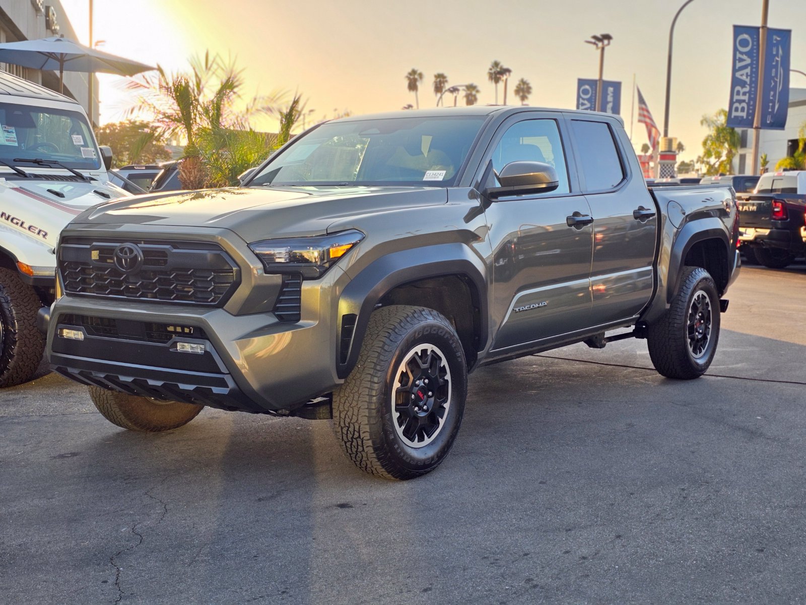Used 2025 Toyota Tacoma TRD Off-Road AWD/4WD image 4