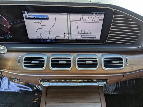 Used 2024 Mercedes-Benz GLS 450 4MATIC image 25